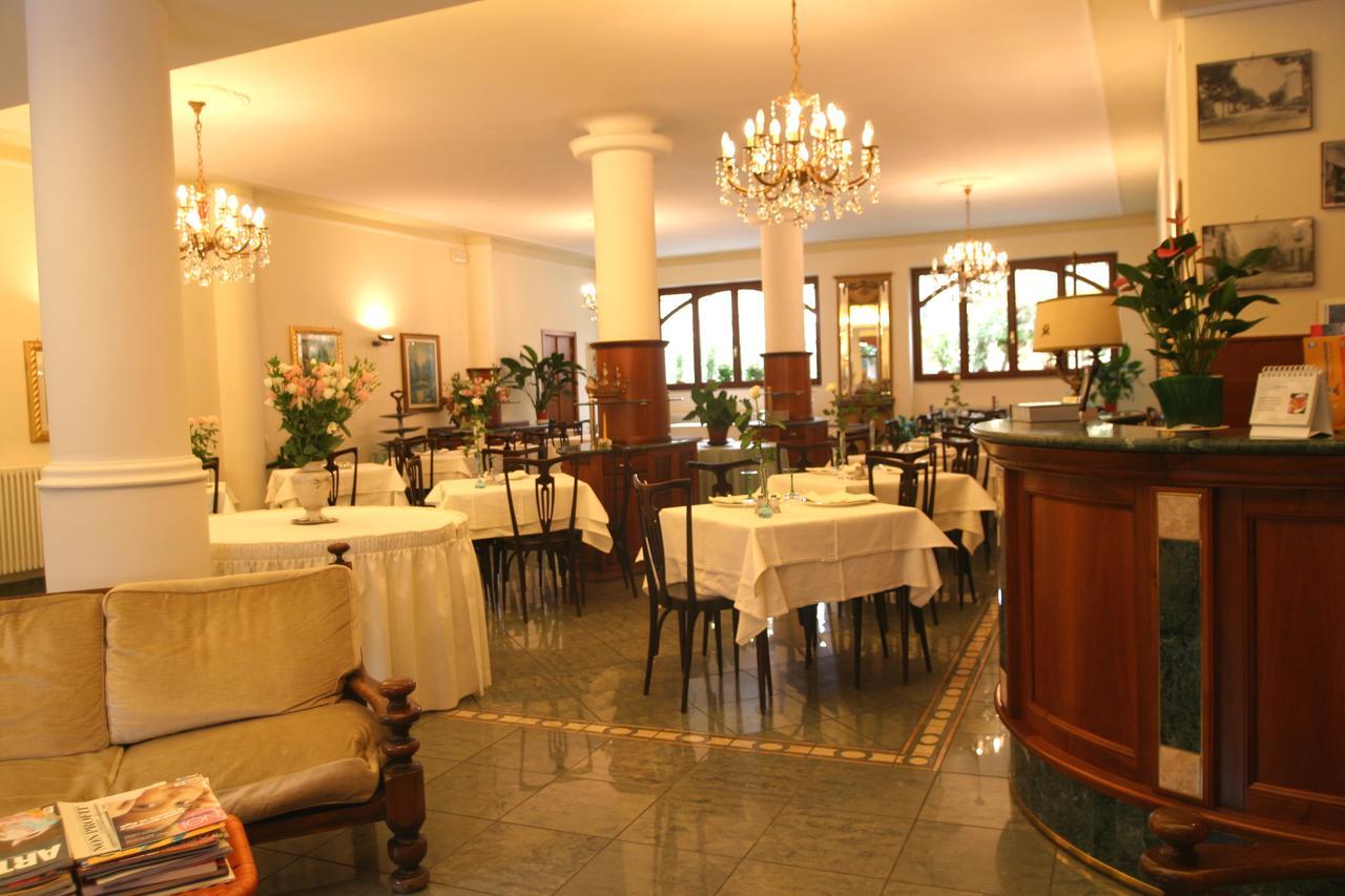 Hotel Pescetto Албенга Екстериор снимка