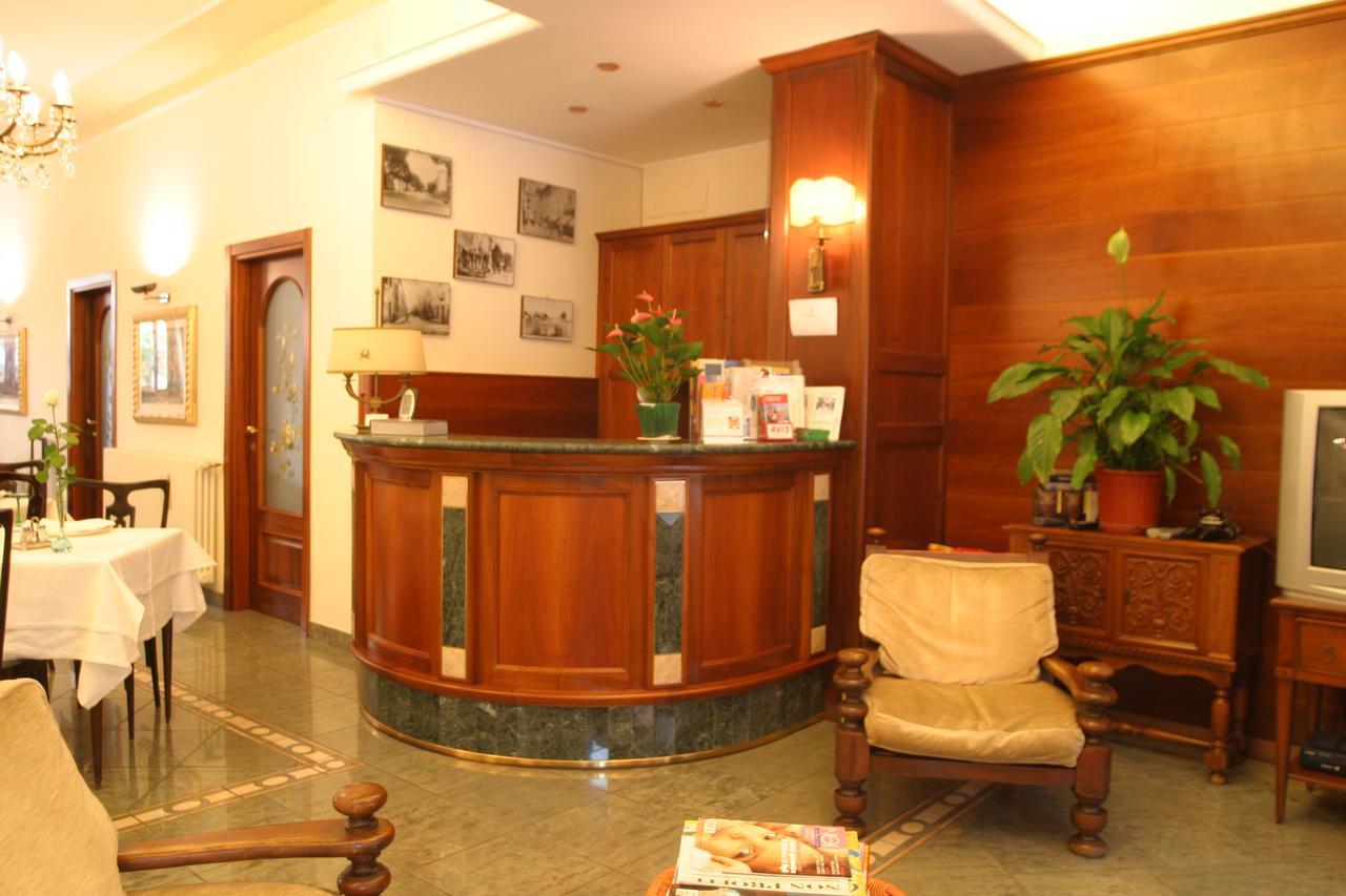 Hotel Pescetto Албенга Екстериор снимка