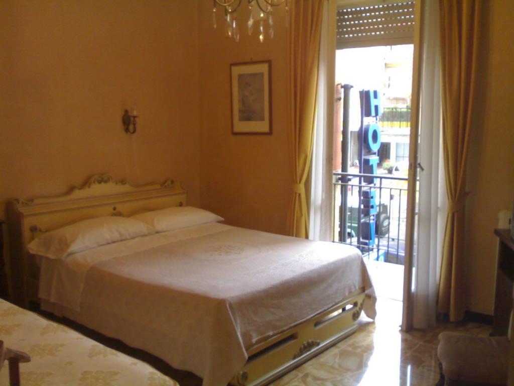 Hotel Pescetto Албенга Екстериор снимка